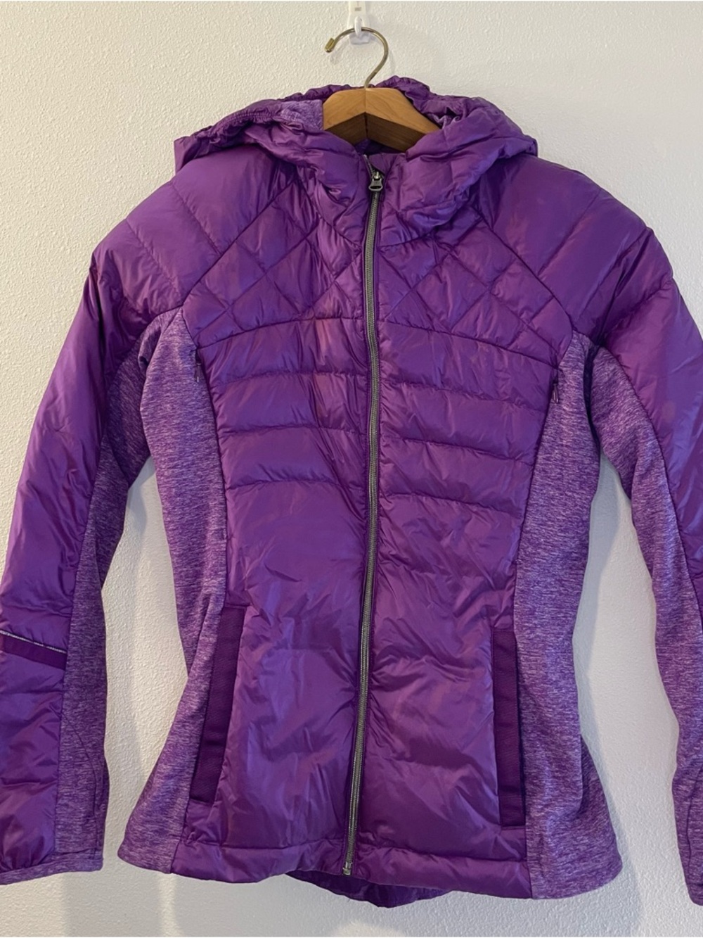 Lululemon 90% Goose Down For A Run Jacket Tender Violet size 6 READ FLAW